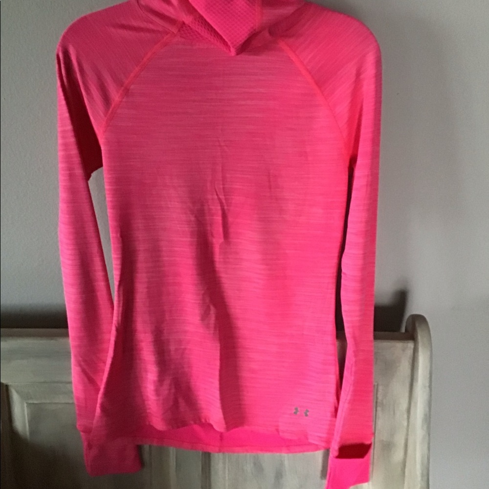 Women’s Under Armour shirt